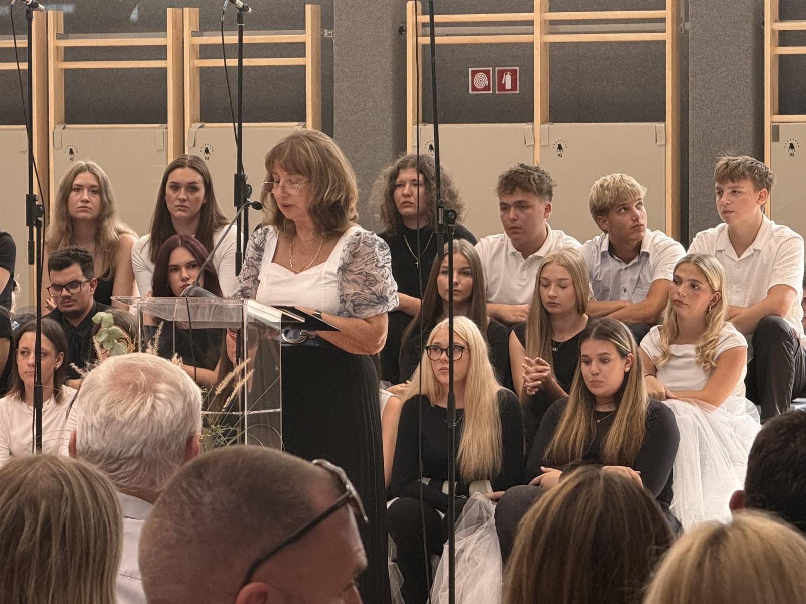 Državna sekretarka nagovorila udeležence otvoritve prenovljene Srednje šole Jesenice